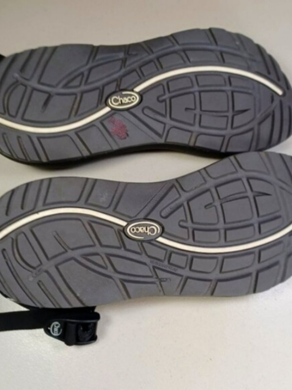 Chaco womens black an white strappy slingback hiking sandals 8 M EUC - Picture 5 of 5